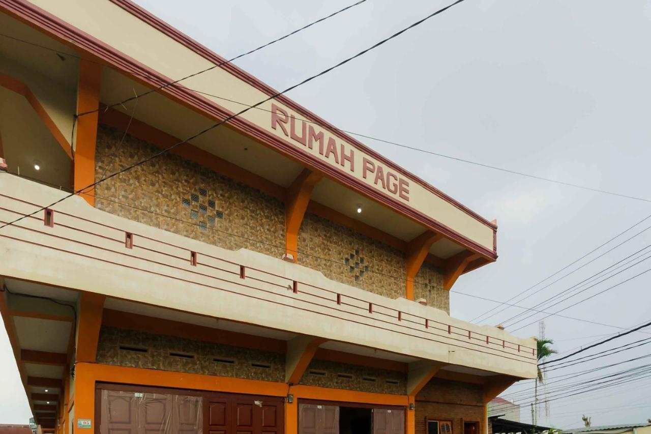 Reddoorz Near Bukit Kubu Berastagi Hotel Exterior photo