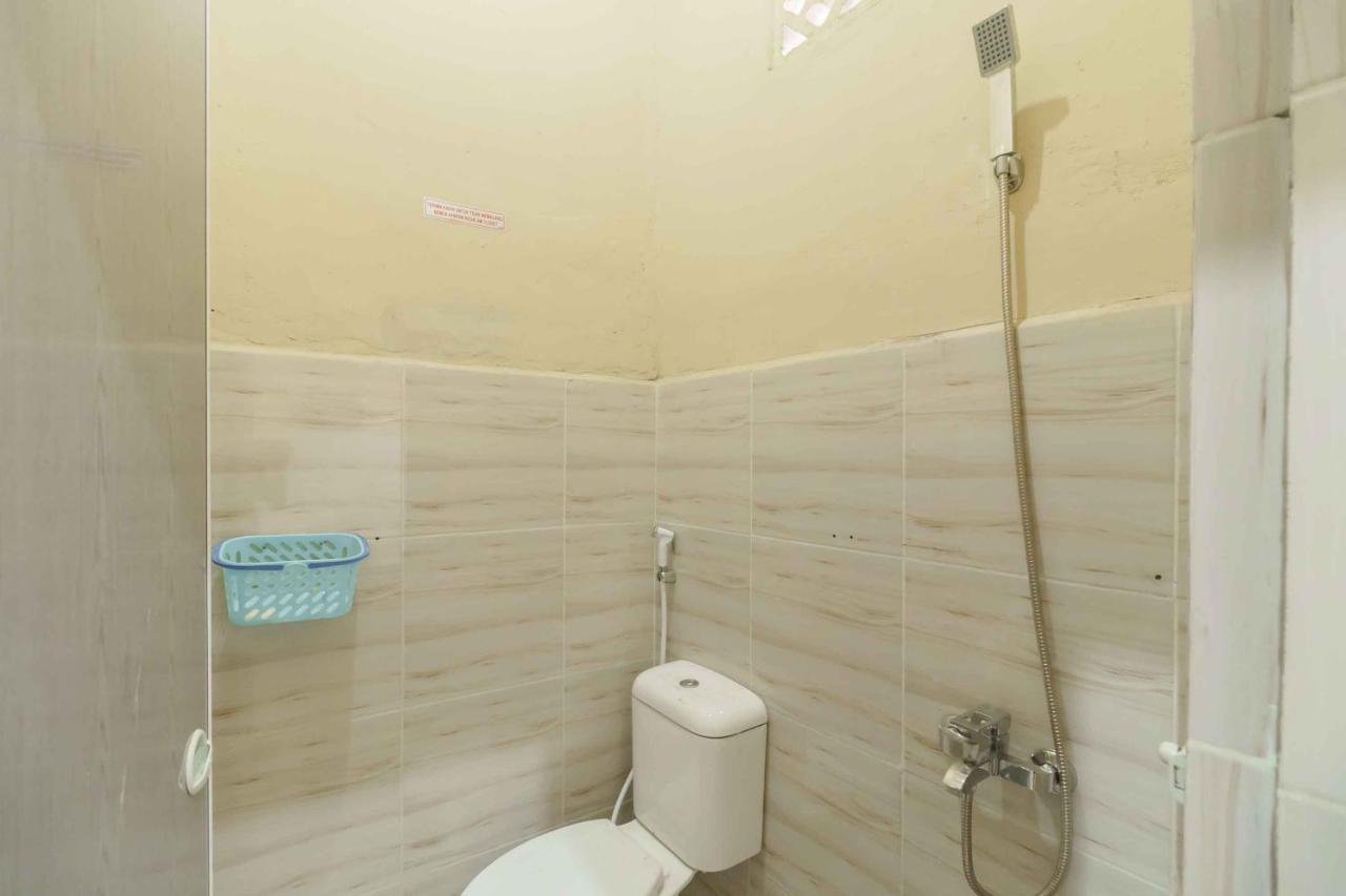 Reddoorz Near Bukit Kubu Berastagi Hotel Exterior photo