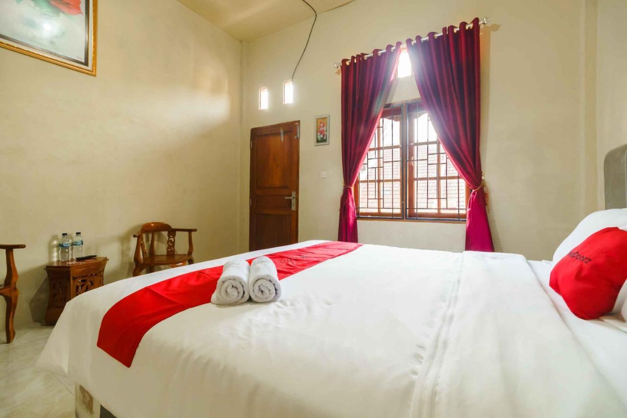 Reddoorz Near Bukit Kubu Berastagi Hotel Exterior photo