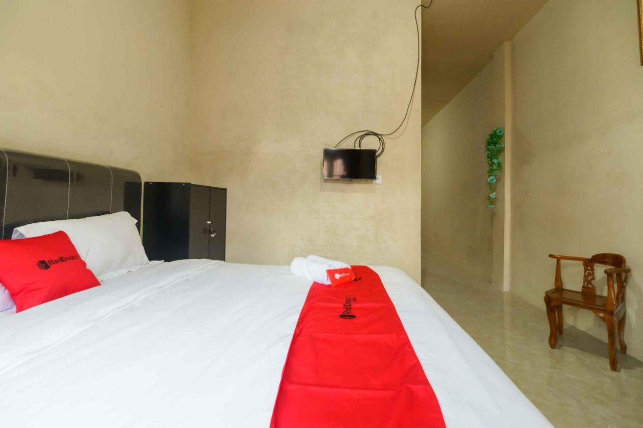 Reddoorz Near Bukit Kubu Berastagi Hotel Exterior photo